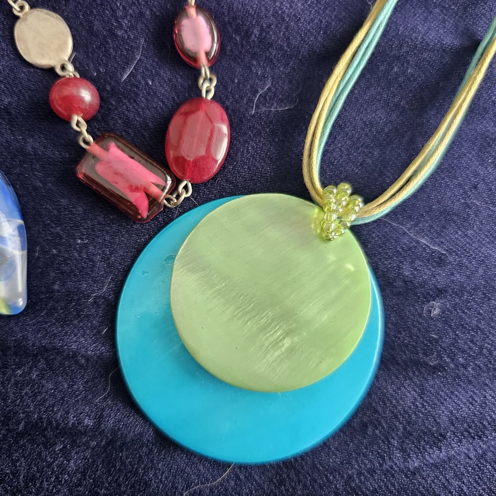 Glass Neackless Set - Picture 4 of 4